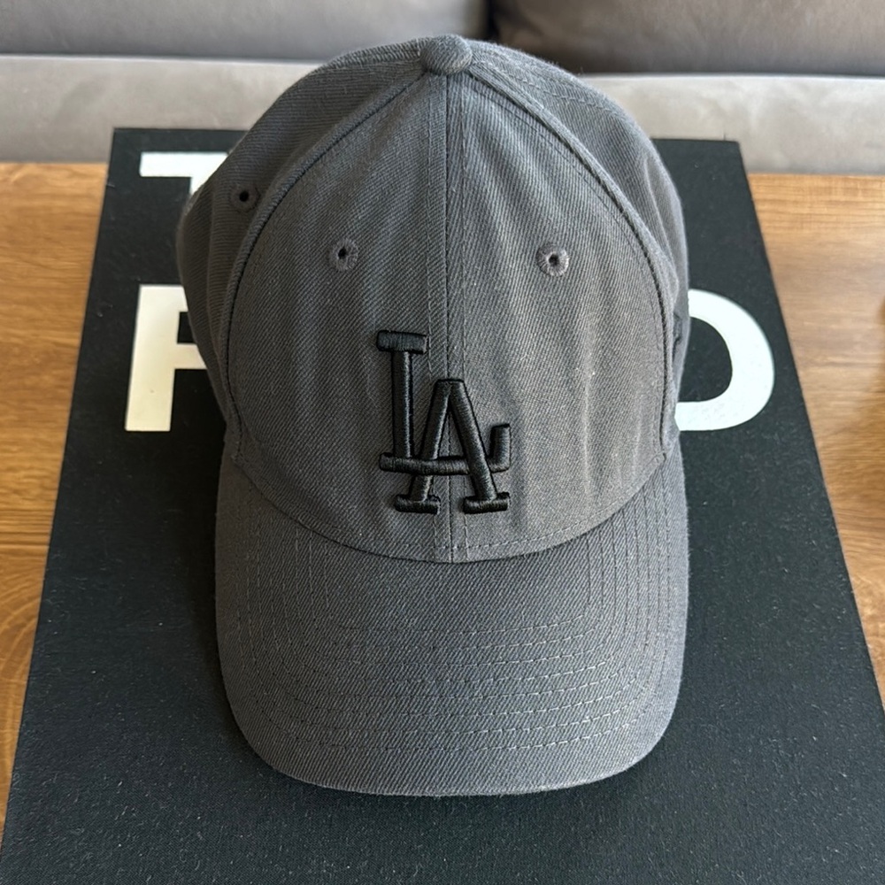 Gray LA Dodgers Logo Cap
